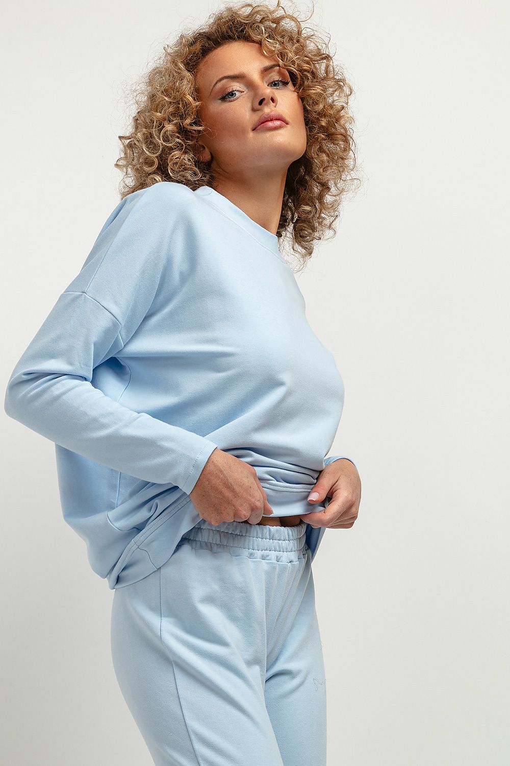 Sweatshirt model 183218